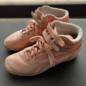 Vintage Reebok, Rare Pink Color, Womens 7